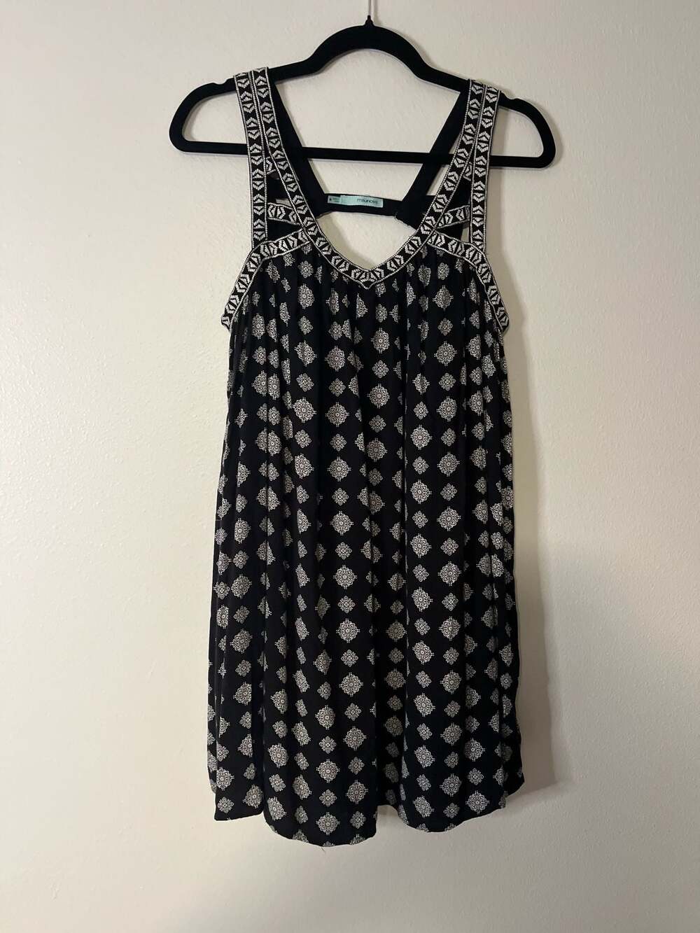 Maurices Women's Black & White Geometric Embroidered Sleeveless Mini Dress (FB1)